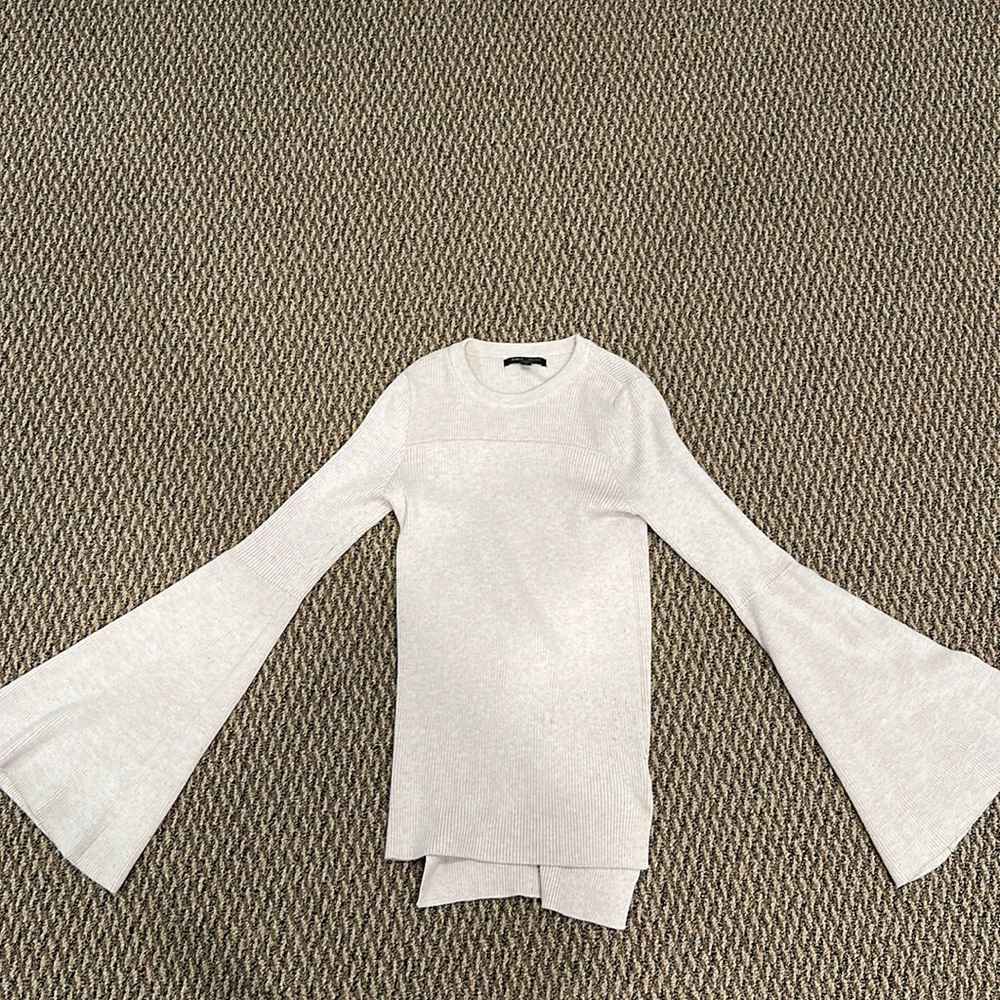 Romeo and Juliet butterfly sleeve sweater - Picture 2 of 8